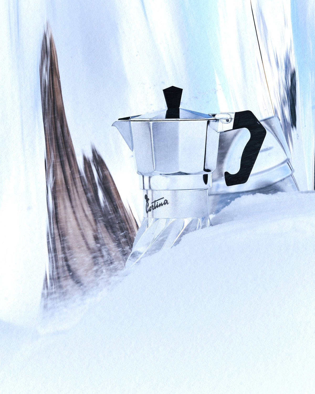 Macro detail of the polished turbine fins on the Turbo Moka Cortina Edition